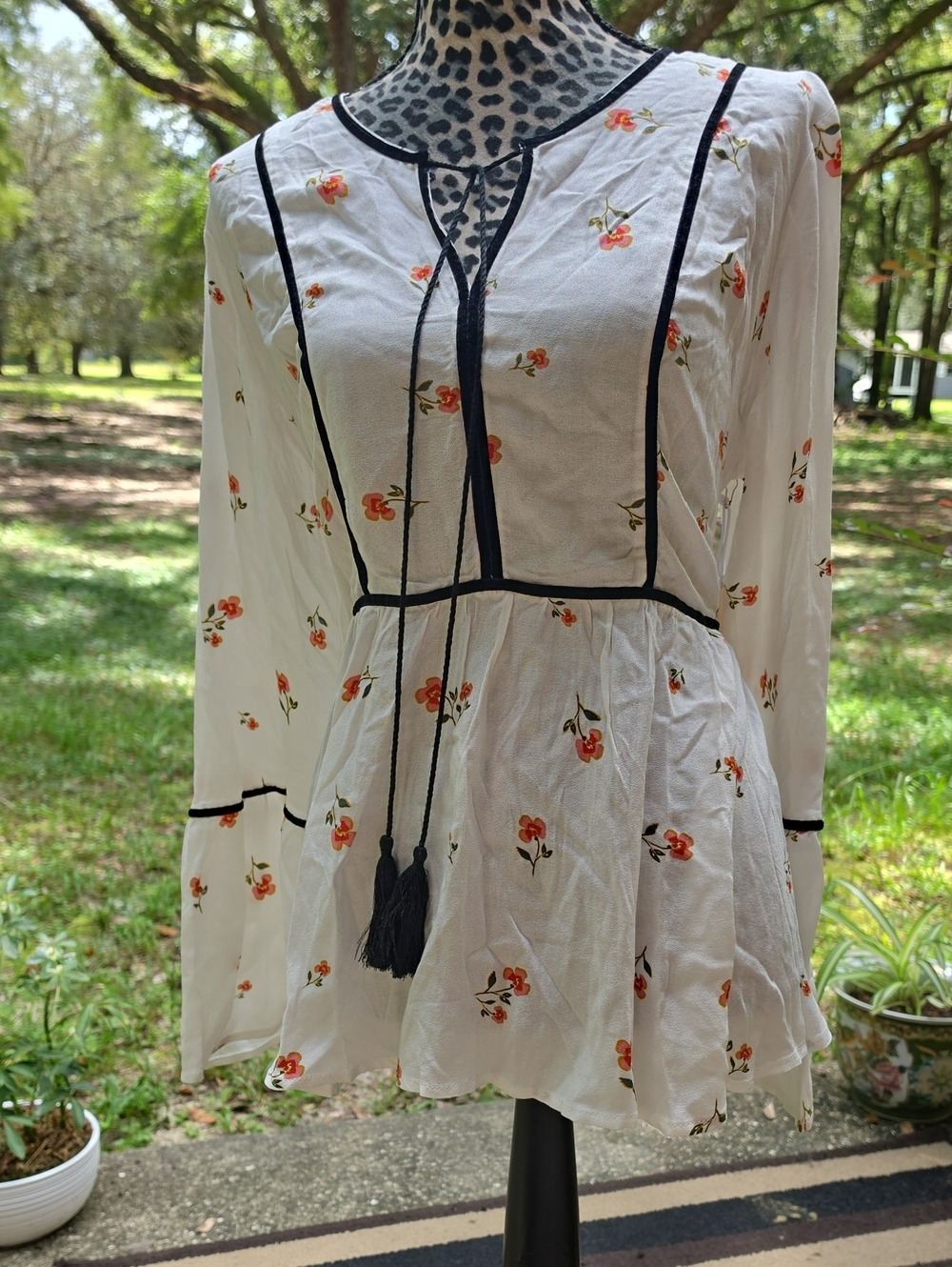 LC Lauren Conrad White Long-Sleeve Floral Peasant Dress with Black Trim